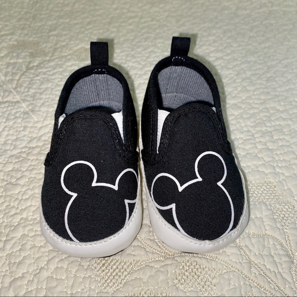 mickey mouse baby shoes